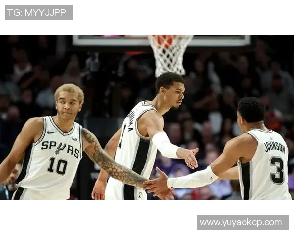 2021年3月3日马刺与尼克斯激战回顾精彩瞬间与球员表现分析 2021年3月3日马刺与尼克斯激战回顾精彩瞬间与球员表现分析